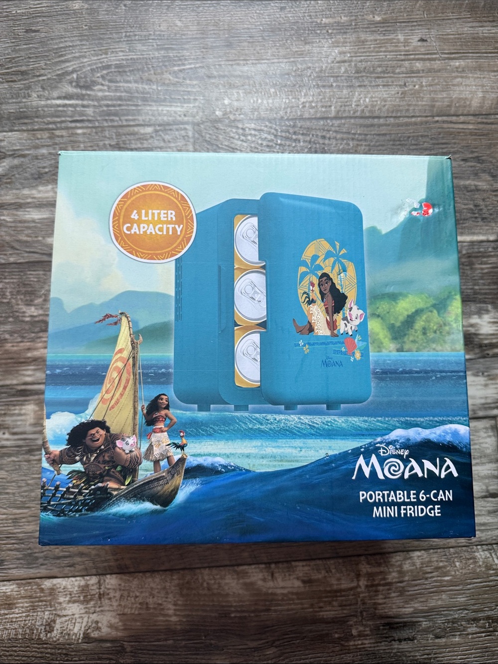 🌟Disney Moana🌟 Portable 6 can mini fridge. 4 liter Capacity